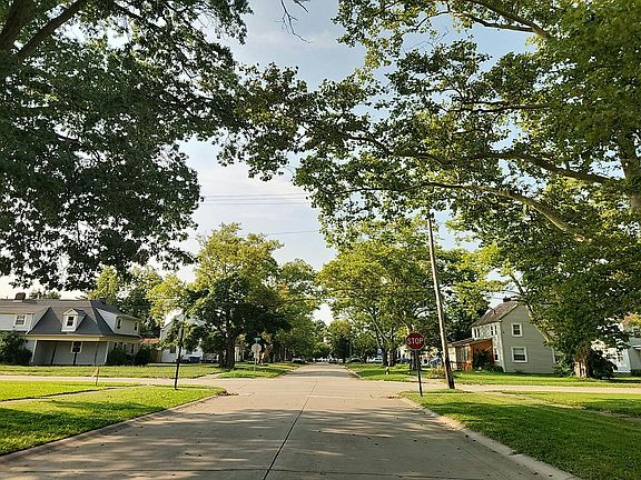 5th image of 402 Kentucky Ave