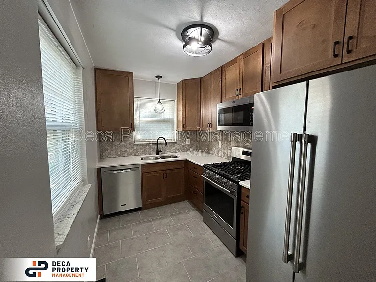 10939 Brookings Dr — Photo 6