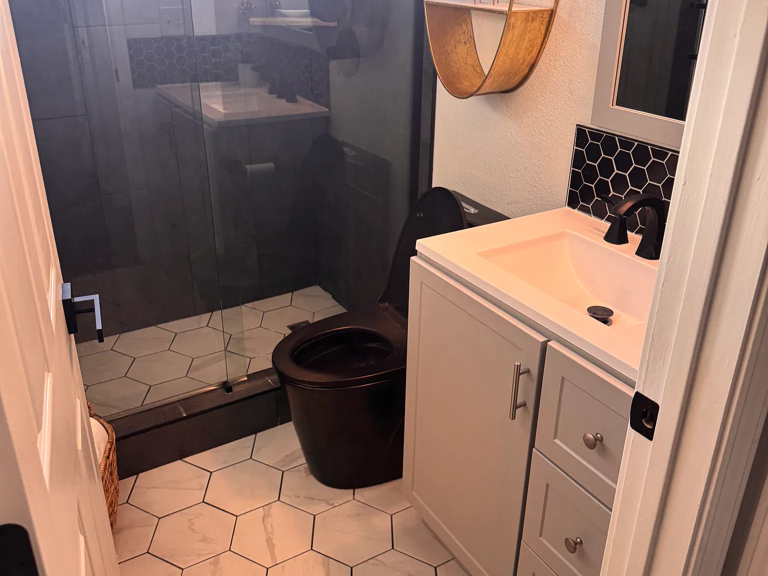 4 bed, 1780 sqft, $4,200 — Photo 4