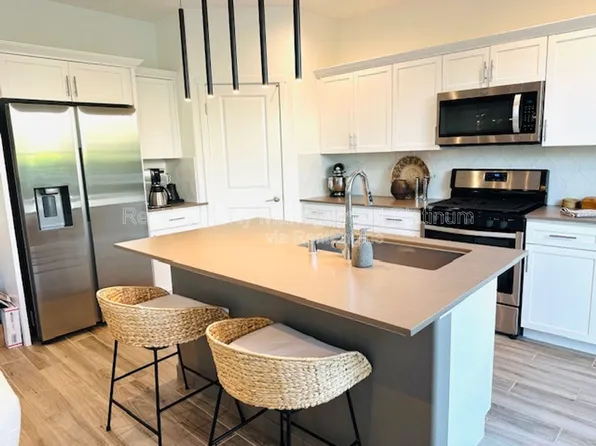 837 Soledad Ave, Clovis, CA 93619