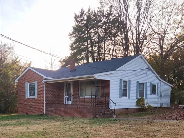 2240 Brindle St, Winston Salem, NC 27107