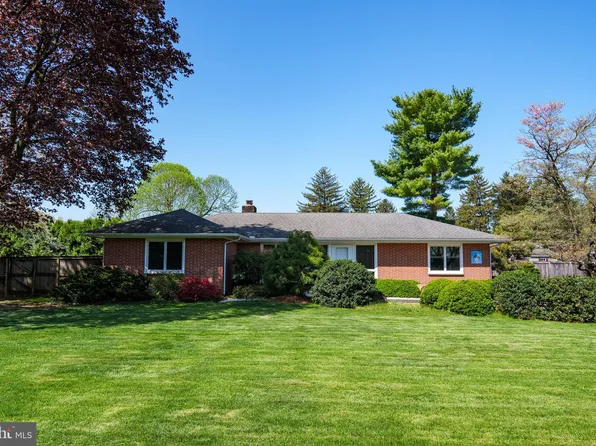 886 Hornig Rd, Lancaster, PA 17601