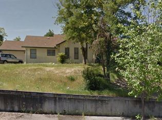 1742 Magnolia Ave, Redding, CA 96001