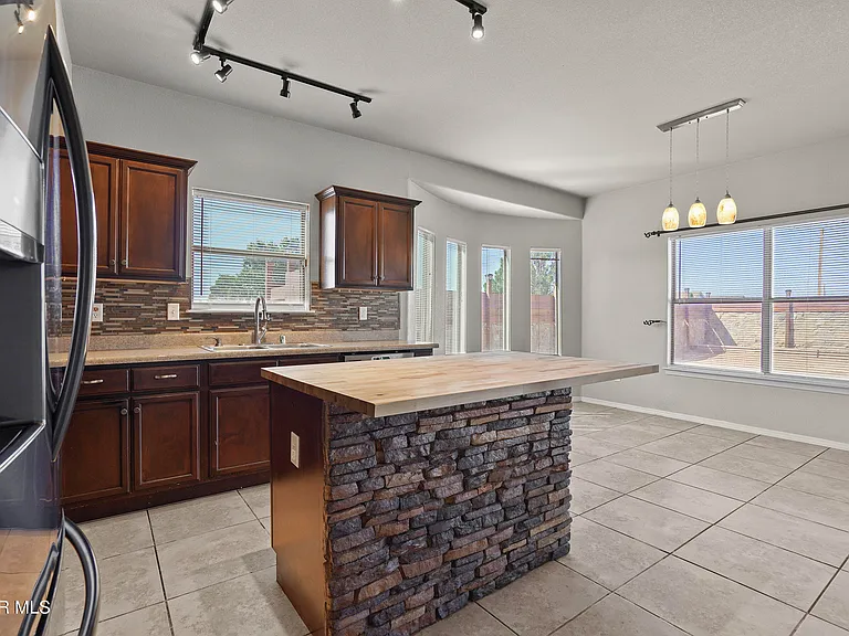 3261 Garden Point Dr — Photo 9