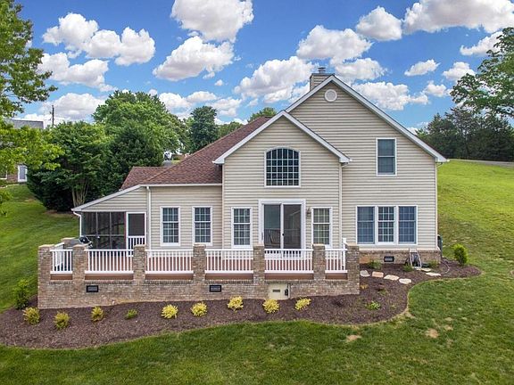4th image of 3950 Bluewater Dr