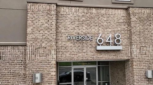 648 S Riverside Dr Photo 1