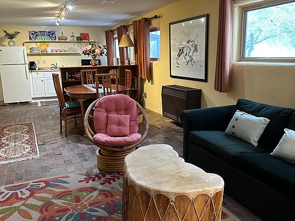 2nd image of 605 Camino De La Placita