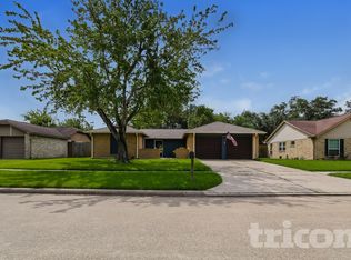 2803 Jeb Stuart Dr, League City, TX 77573