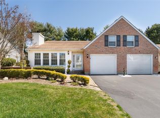 9 Standish Dr, Mount Sinai, NY 11766