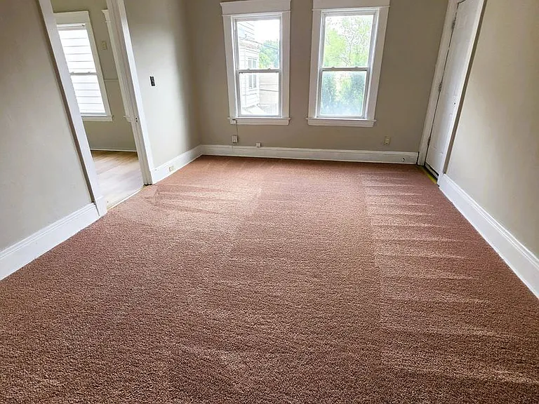 6321 Lansing Ave — Photo 2