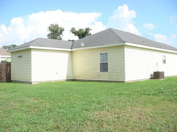 3rd image of 279 Jolie Oaks Blvd