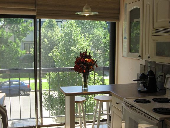 2nd image of 935 N Pennsylvania St APT 11