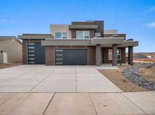 5318 S Shorebreak Dr, Washington, UT 84780