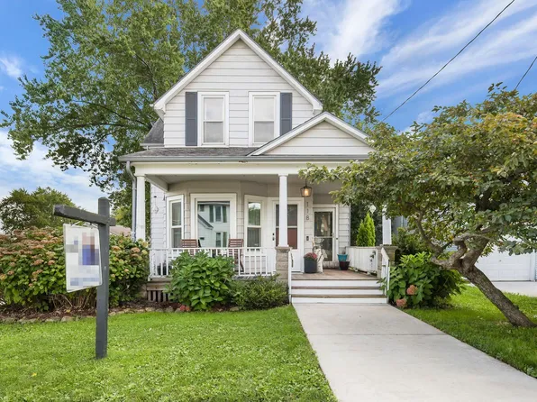 118 Clark St, Cottage Grove, WI 53527