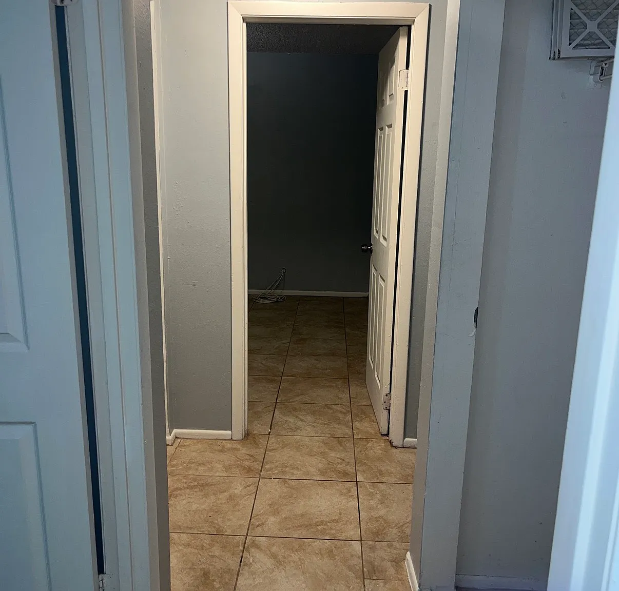 2 bed, 900 sqft, $1,900 — Photo 3