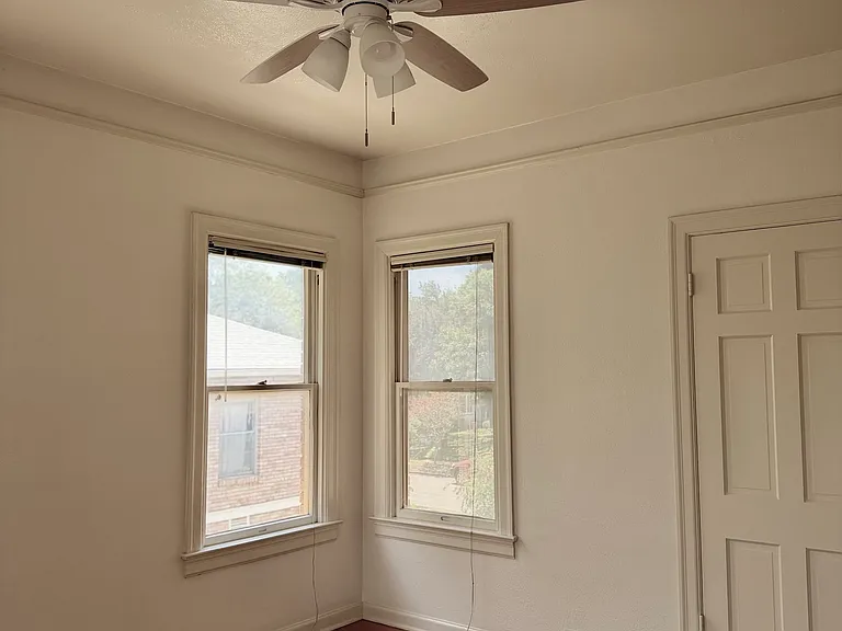 325 E Rosewood Ave — Photo 22
