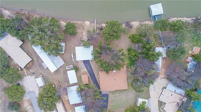 1st image of 3760 Lake Shore Dr