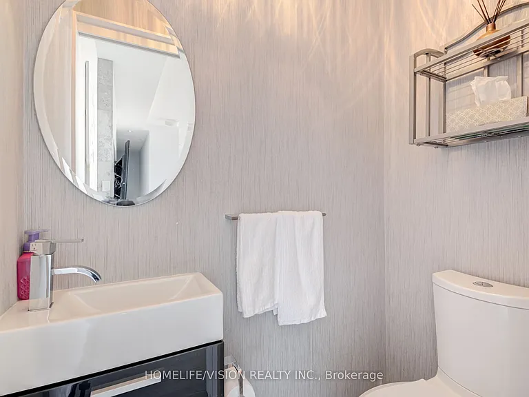 629 King St W #Penthouse 1415 — Photo 20