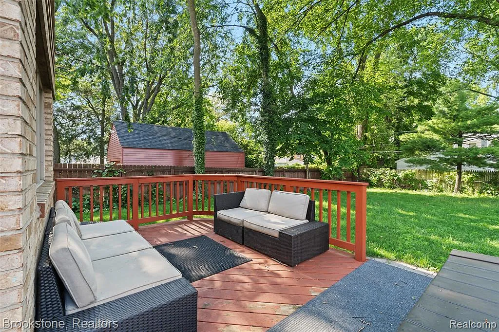 3 bed, 2.5 bath, 1709 sqft, $3,800 — Photo 4