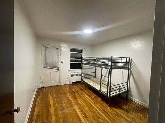 5th image of 65-28 Utopia Pkwy Floor 1