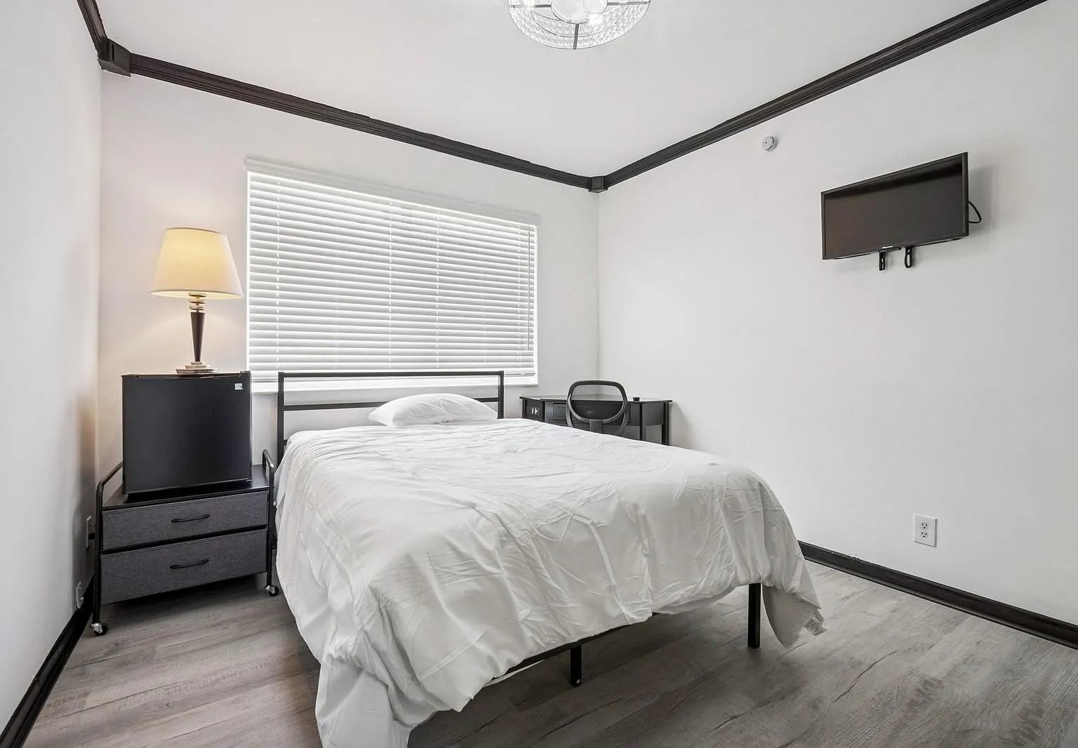 4 bed, 4.0 bath, 1688 sqft, $1,239 — Photo 1