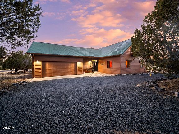 3rd image of 1923 Creekside Cir