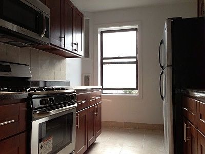 2nd image of 1275 Olmstead Ave #3B