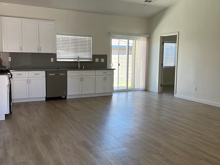 8608 Frankie Lou St #B — Photo 3