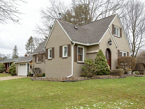 3rd image of 352 Dunham Dr