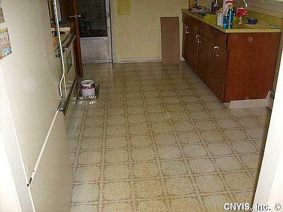 3rd image of 600 N Seward Ave
