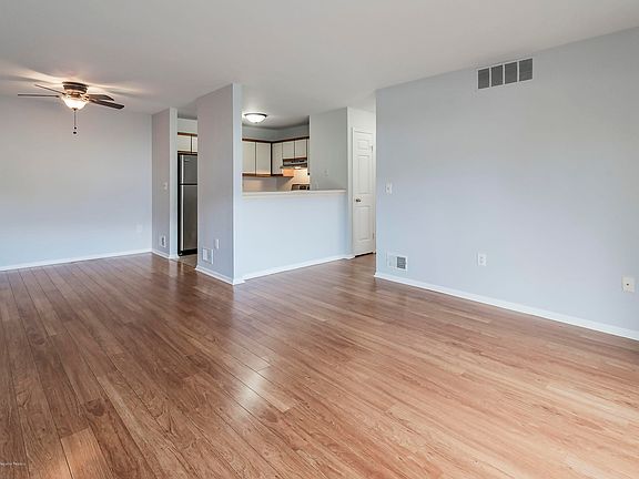 3rd image of 21 Gait Ct