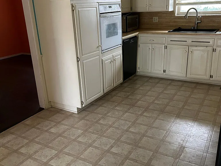 3124 Tudor Rd — Photo 6