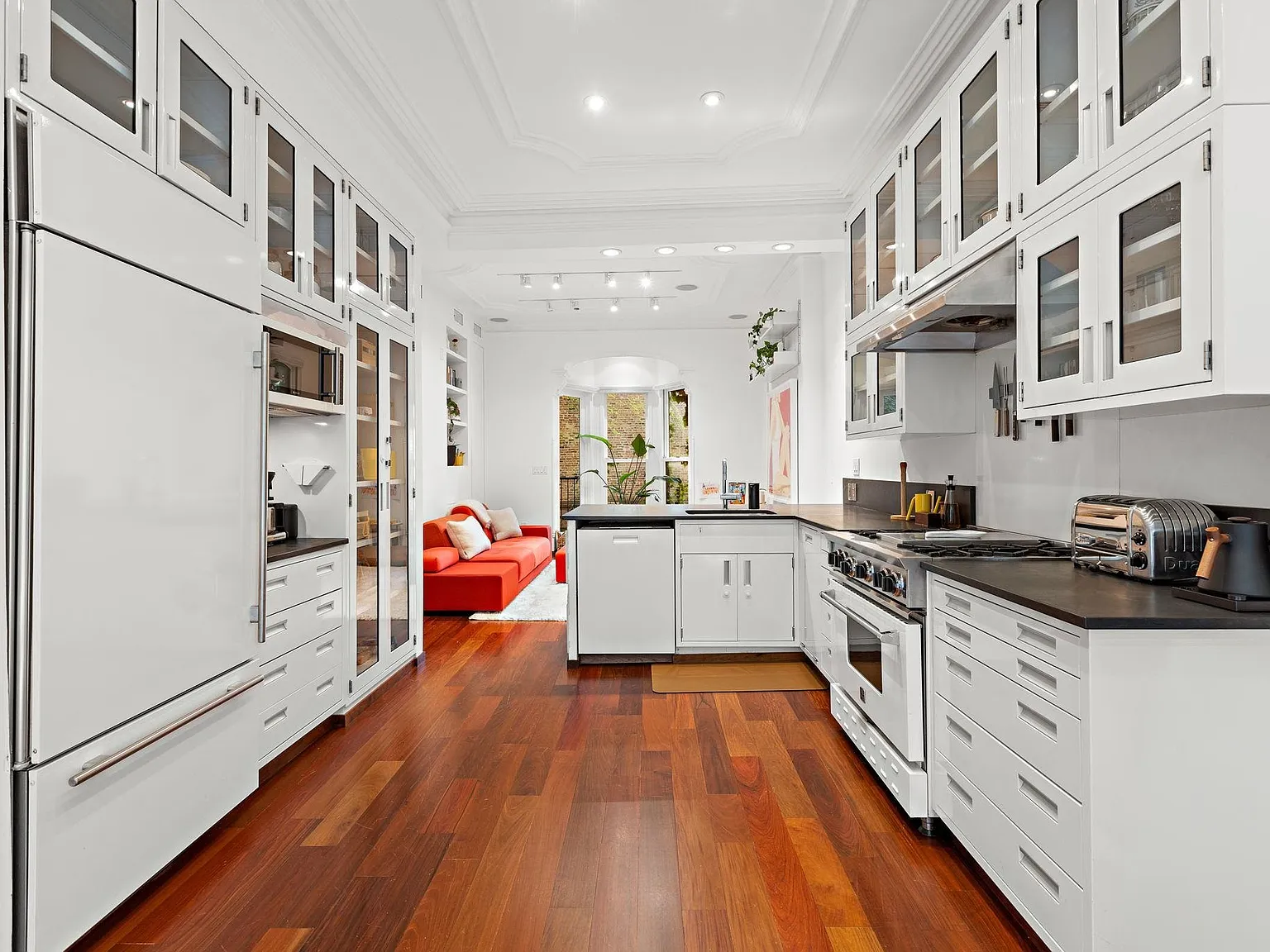 2 bed, 1.5 bath, $6,500 — Photo 3