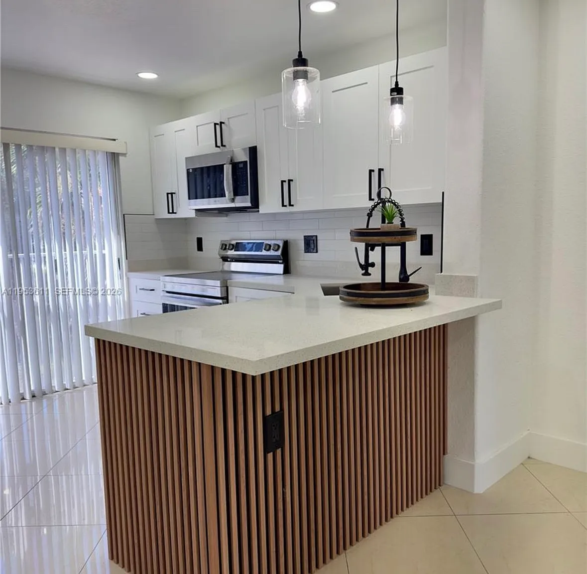 3 bed, 1330 sqft, $2,900 — Photo 2