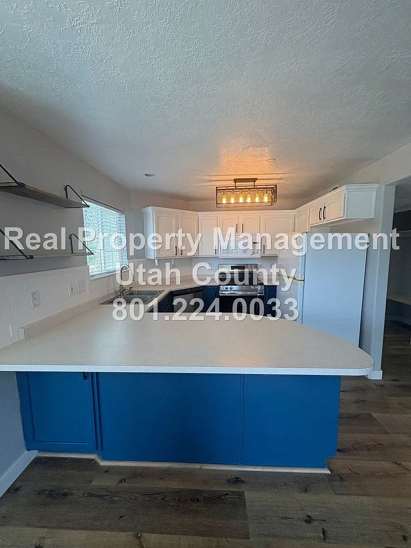 Half Off First Months Rent! Condo in Saratoga Springs — Photo 3