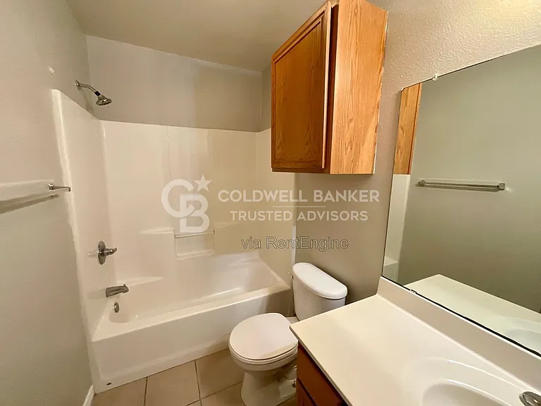 910 N Bangor Ave #B — Photo 6