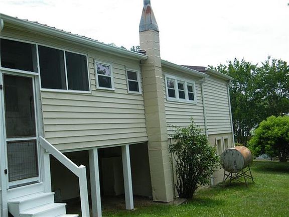 3rd image of 4488 Clippard Ln