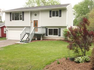 8409 Alden Rd, Wonder Lake, IL 60097