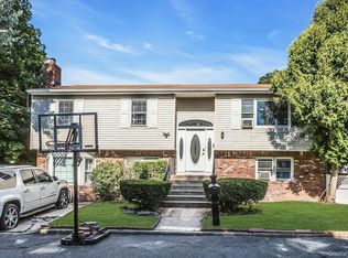 1 Karen Court, Bayville, NY 11709
