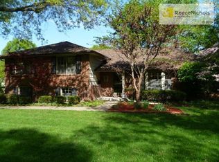 8217 Roe Ave, Prairie Village, KS 66208