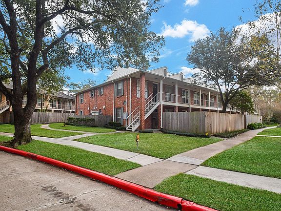 2nd image of 845A Wax Myrtle Ln #A