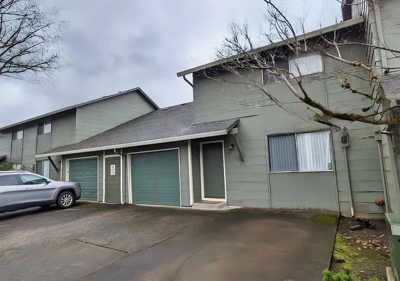 Royal Crest Townhomes — Photo 2