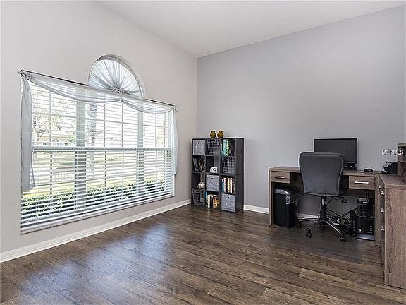 4th image of 388 Twelve Oaks Dr