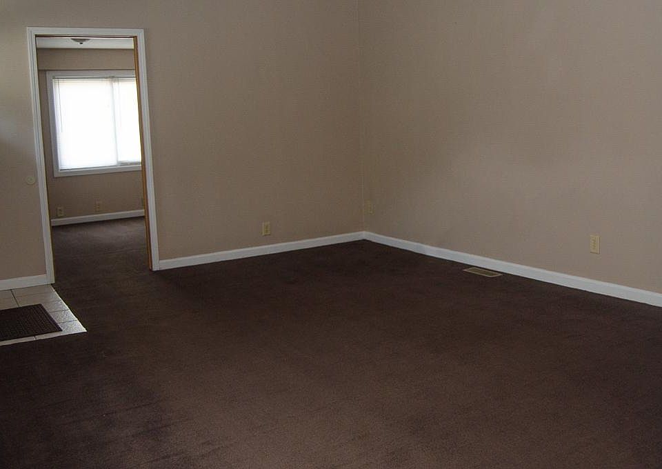 2nd image of 112 N Calvert Ave