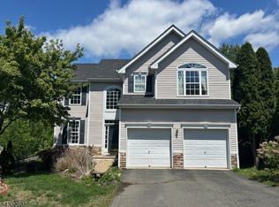 305 Winding Hill Dr, Hackettstown, NJ 07840