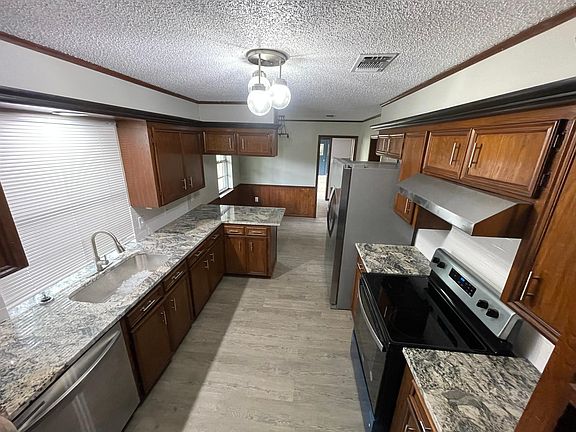 3rd image of 16537 Alford Dr