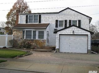 2081 Brighton Way, Merrick, NY 11566