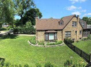 913 Forestview Ave, Park Ridge, IL 60068