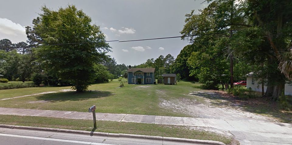 2nd image of 42 Holmesville Ave