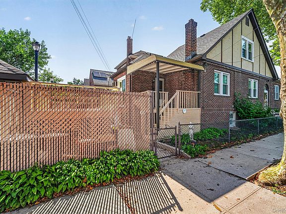 4th image of 2400 Morgan Avenue